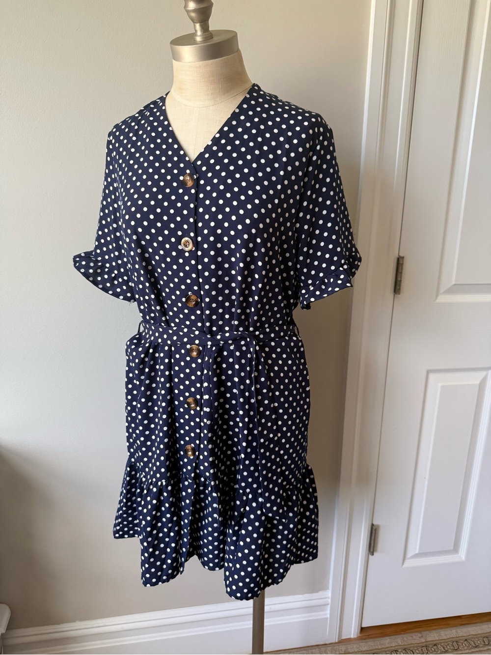 Cute Polka Dot Navy Women’s Dress size large
